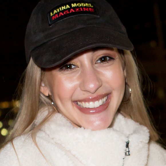 Latina Model Magazine Cap - Picture 6 of 7